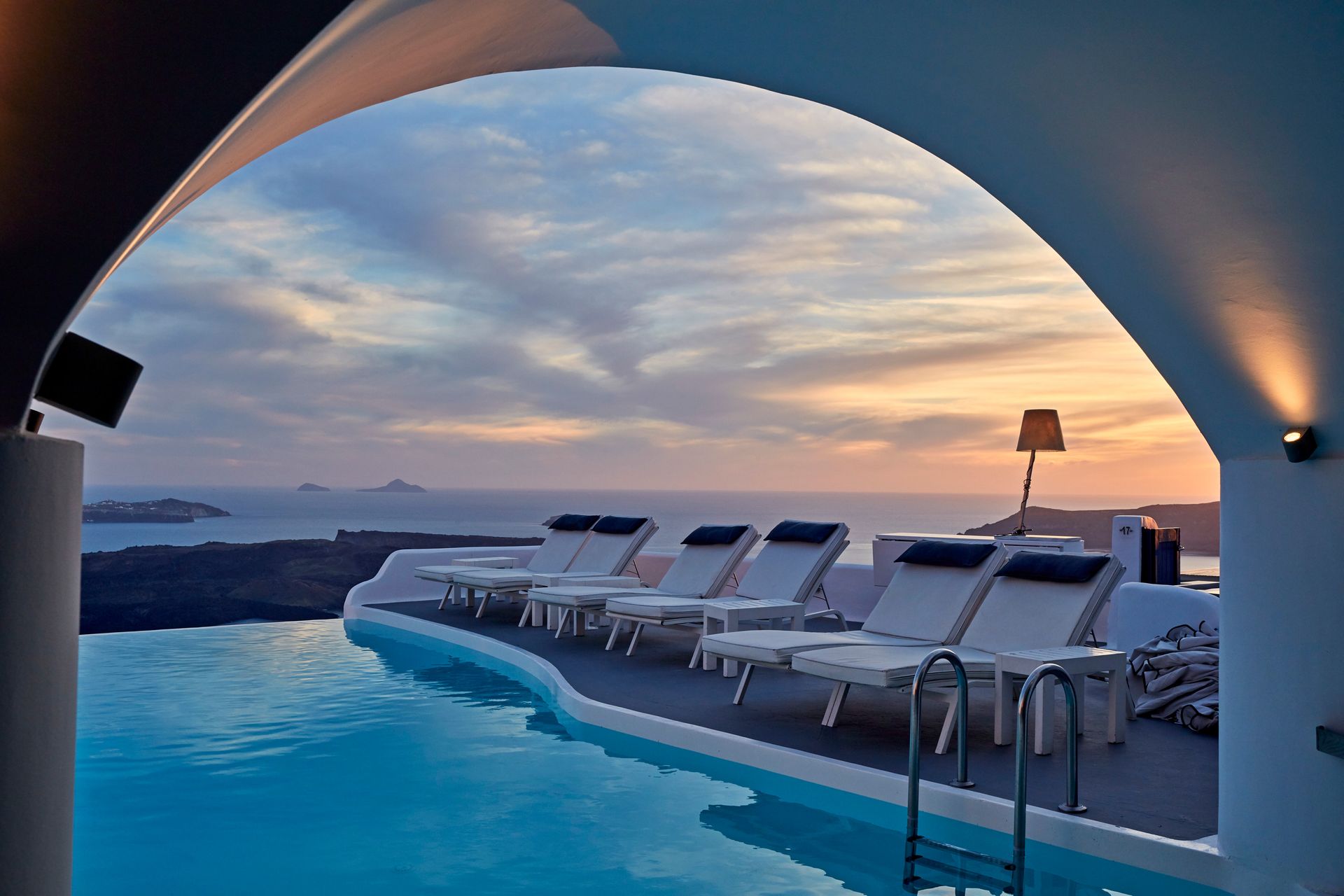 5* Katikies Chromata Santorini / The Leading Hotels of the World – Ημεροβίγλι, Σαντορίνη